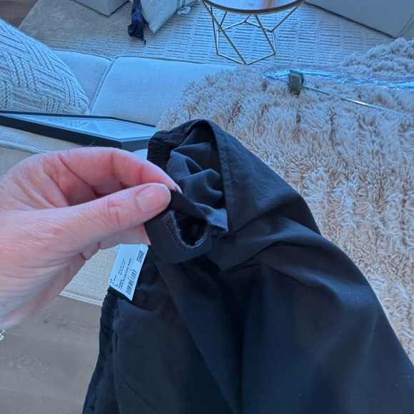 NWT Uniqlo Women's Black Relaxed Joggers - Picture 6 of 6